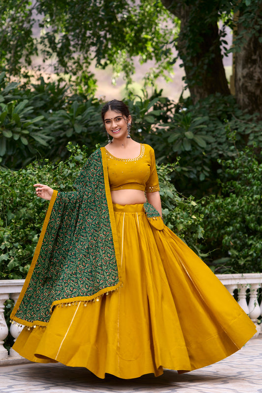 Elegant Fully Stitched Designer Lehenga Choli Set with Exquisitely Embroidered Dupatta and Matching Purse