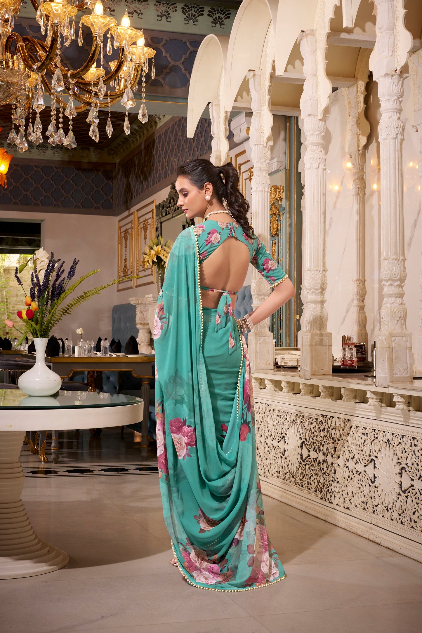 Elegant Georgette Saree - Floral Design, Lightweight Fabric