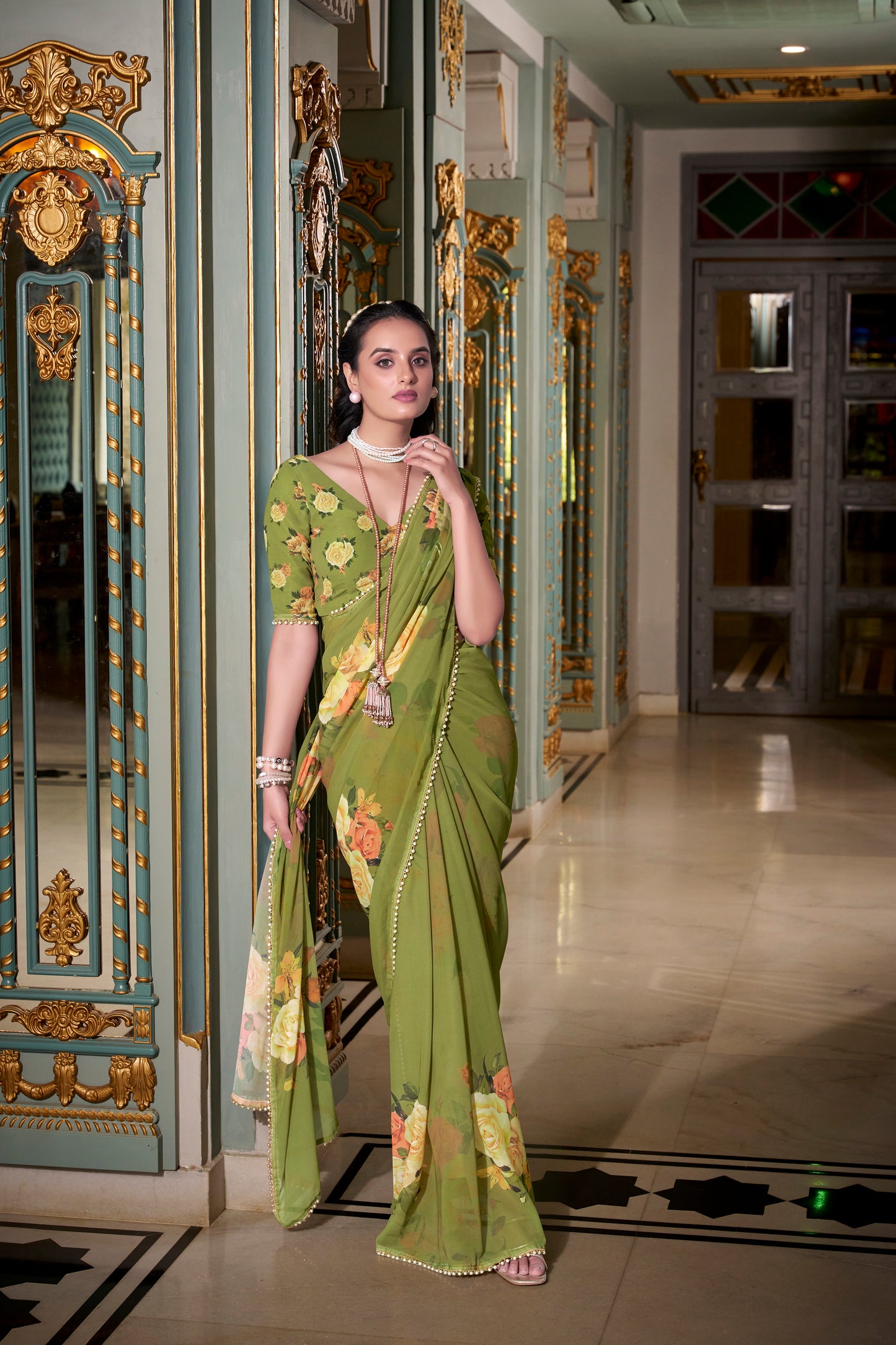 Elegant Georgette Saree - Floral Design, Lightweight Fabric