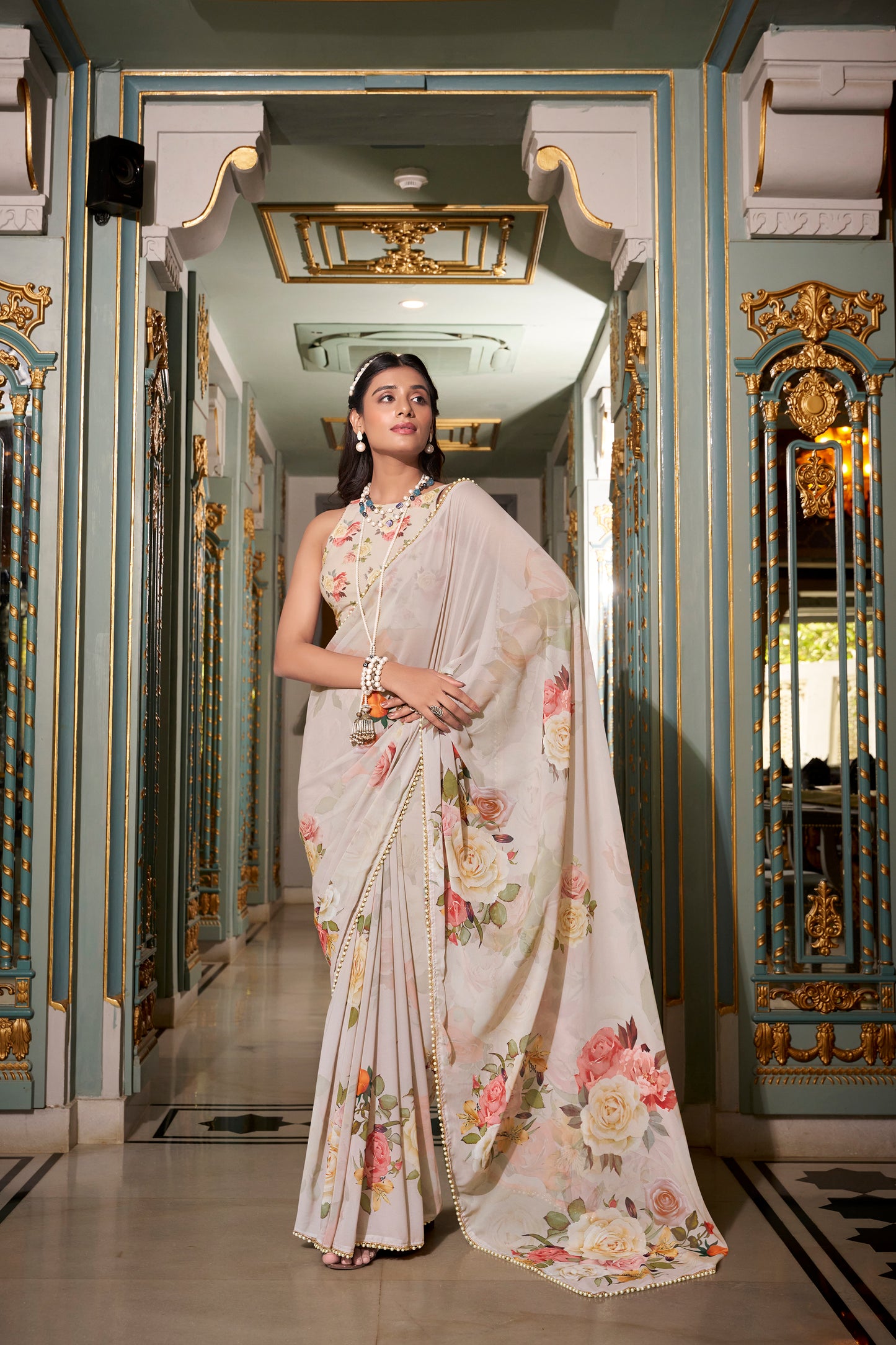 Elegant Georgette Saree - Floral Design, Lightweight Fabric