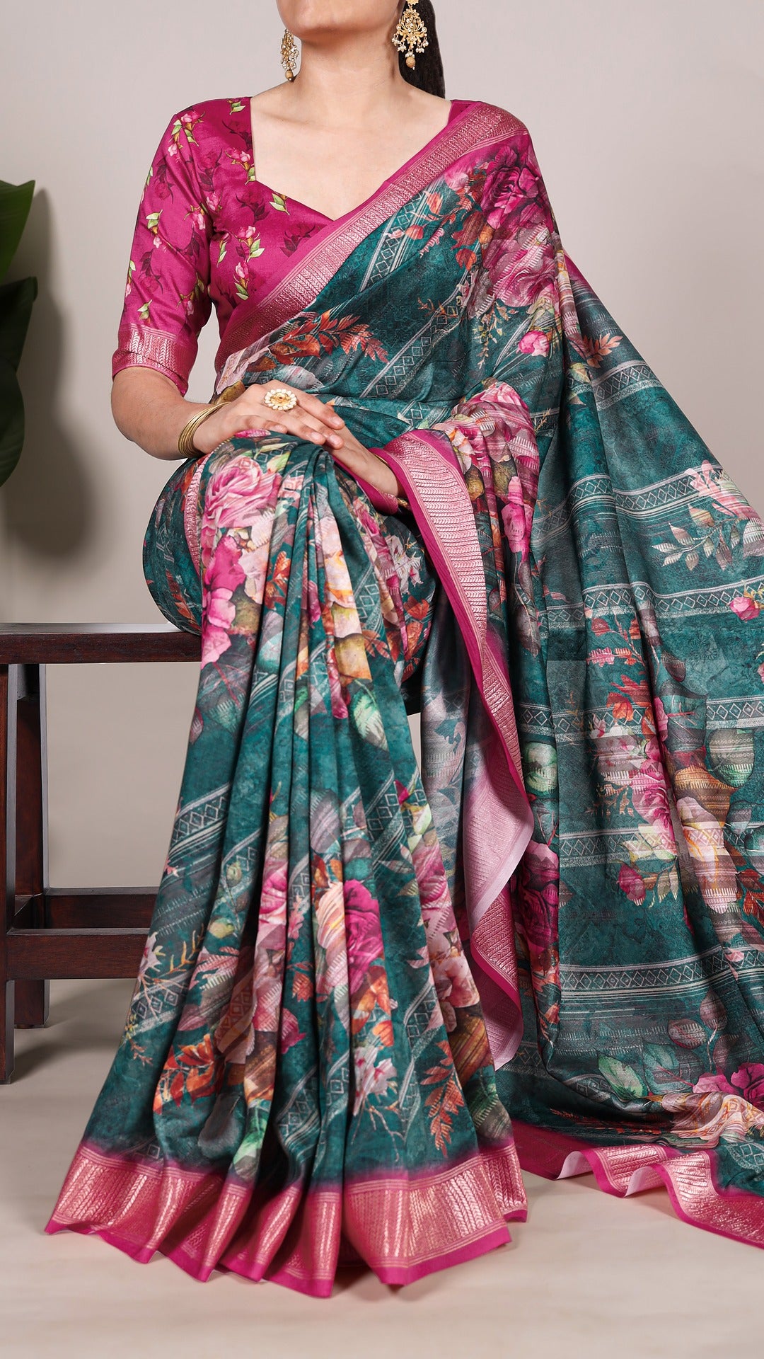 Elegant Floral Print Saree - Lightweight & Stylish