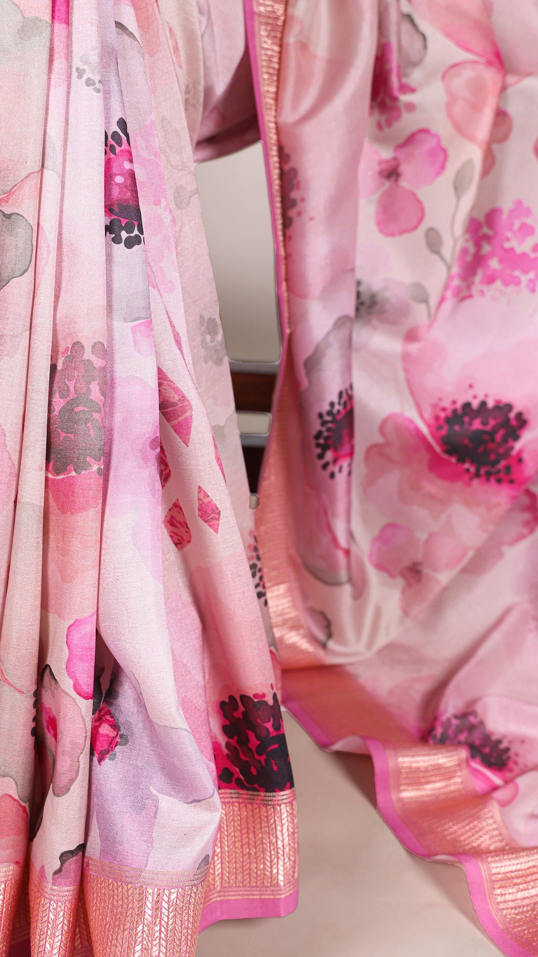 Elegant Floral Print Saree