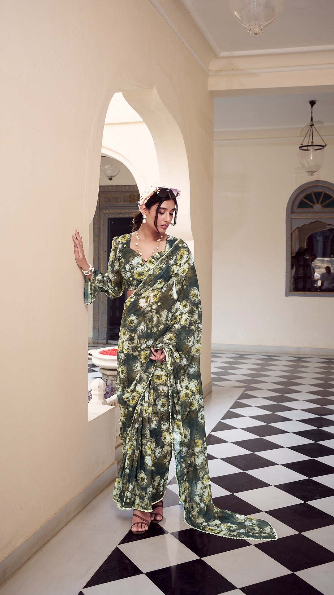 Elegant floral print saree
