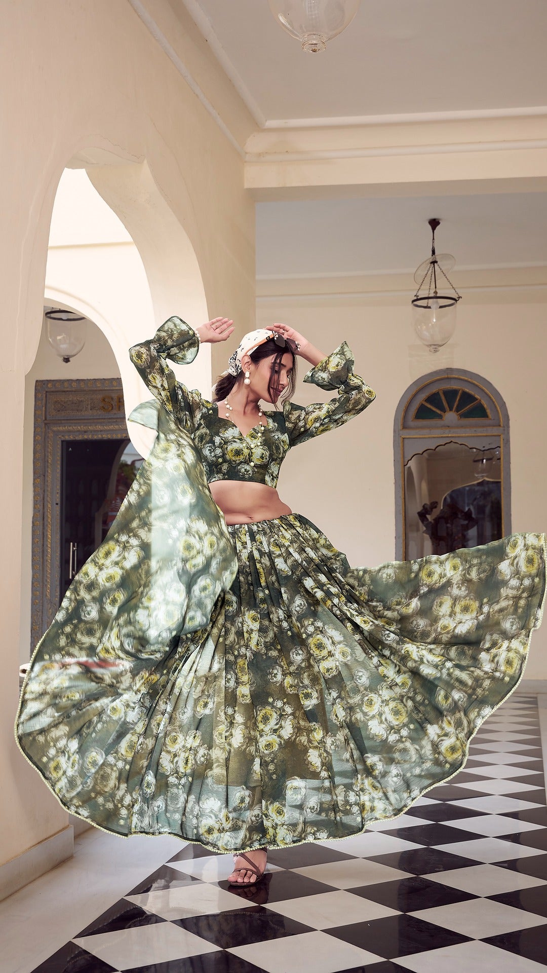 Elegant floral print saree