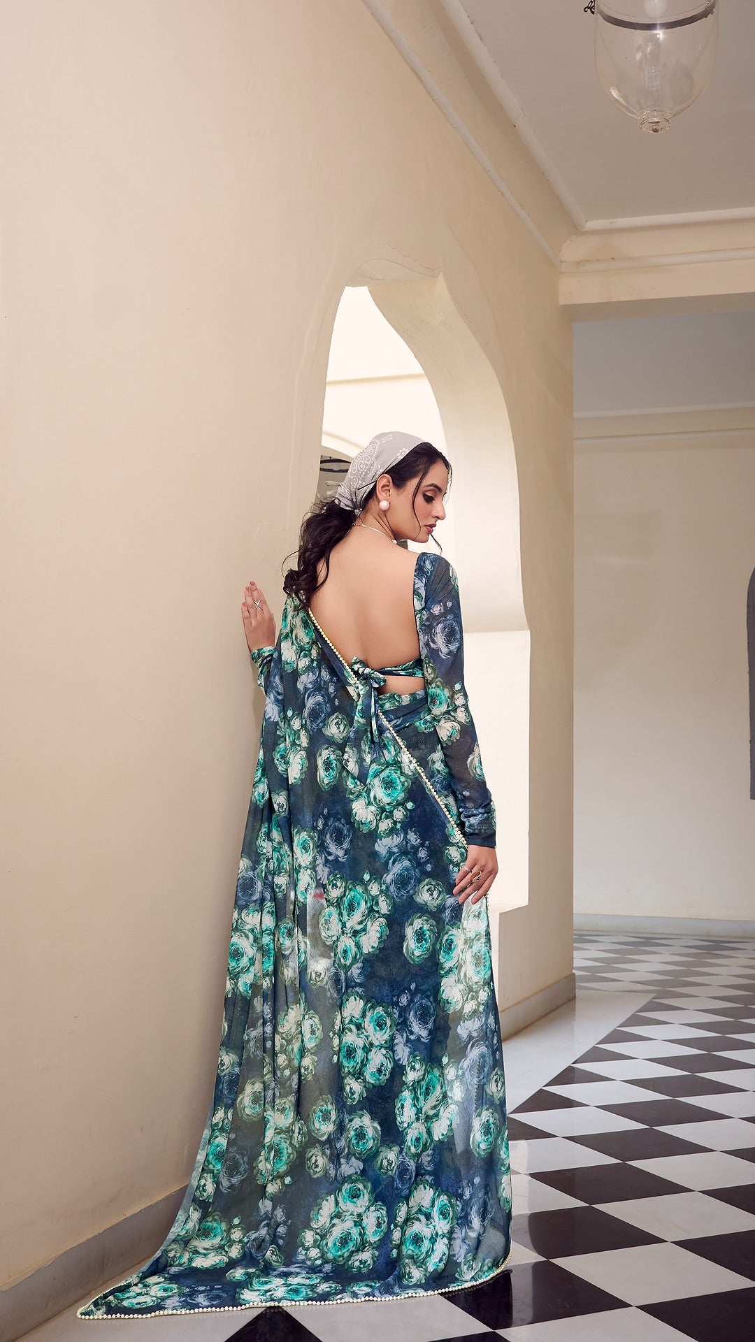 Elegant floral print saree