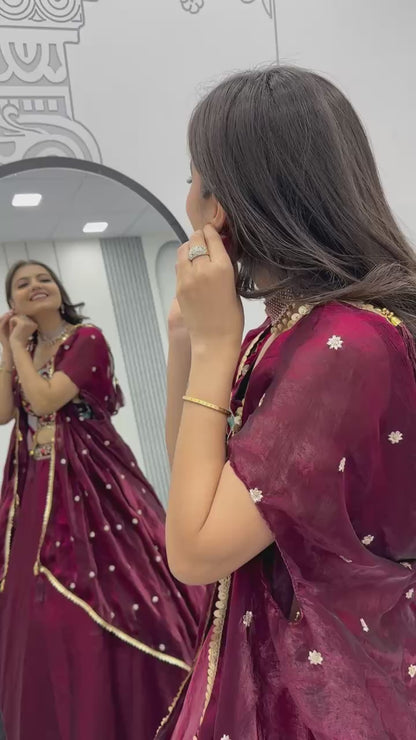 RB Latkan Lehenga