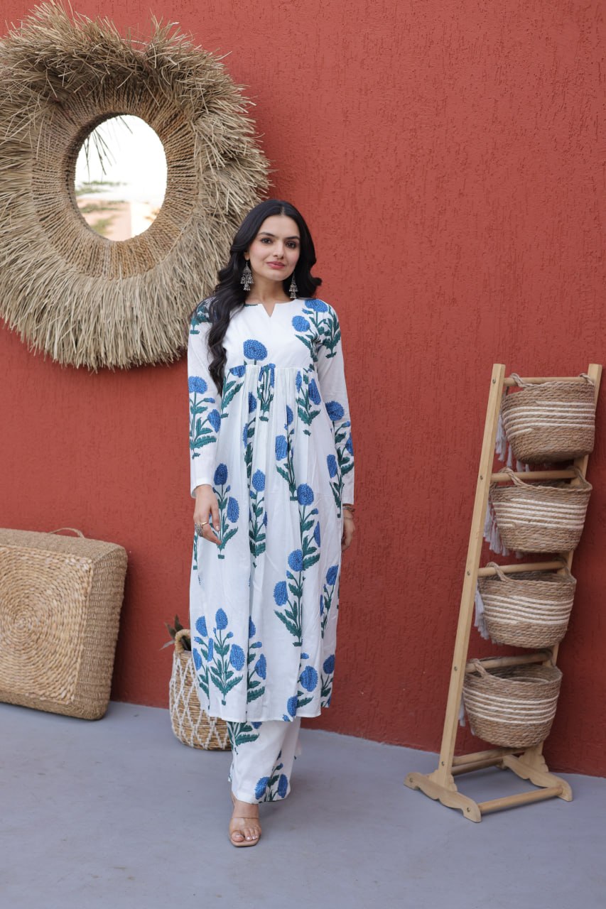 Premium Ready-to-Wear Kurti and Pant Set in Printed Cotton for Elegant Comfort
