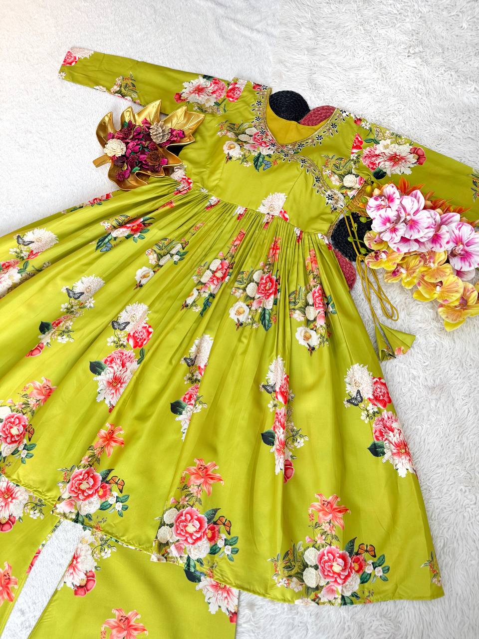 Elegant Floral Printed Kurta and Palazzo Set Inspired by Bollywood Glamour