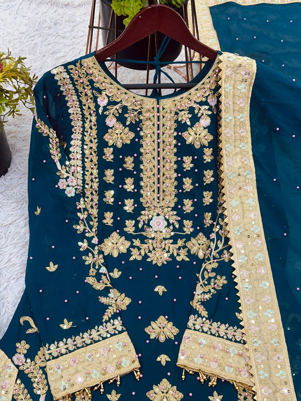 Grandeur Attire