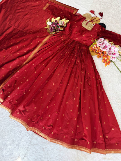 Elegant Handloom Cotton Gown with Matching Dupatta – Inspired by Bigg Boss Star Tanuja