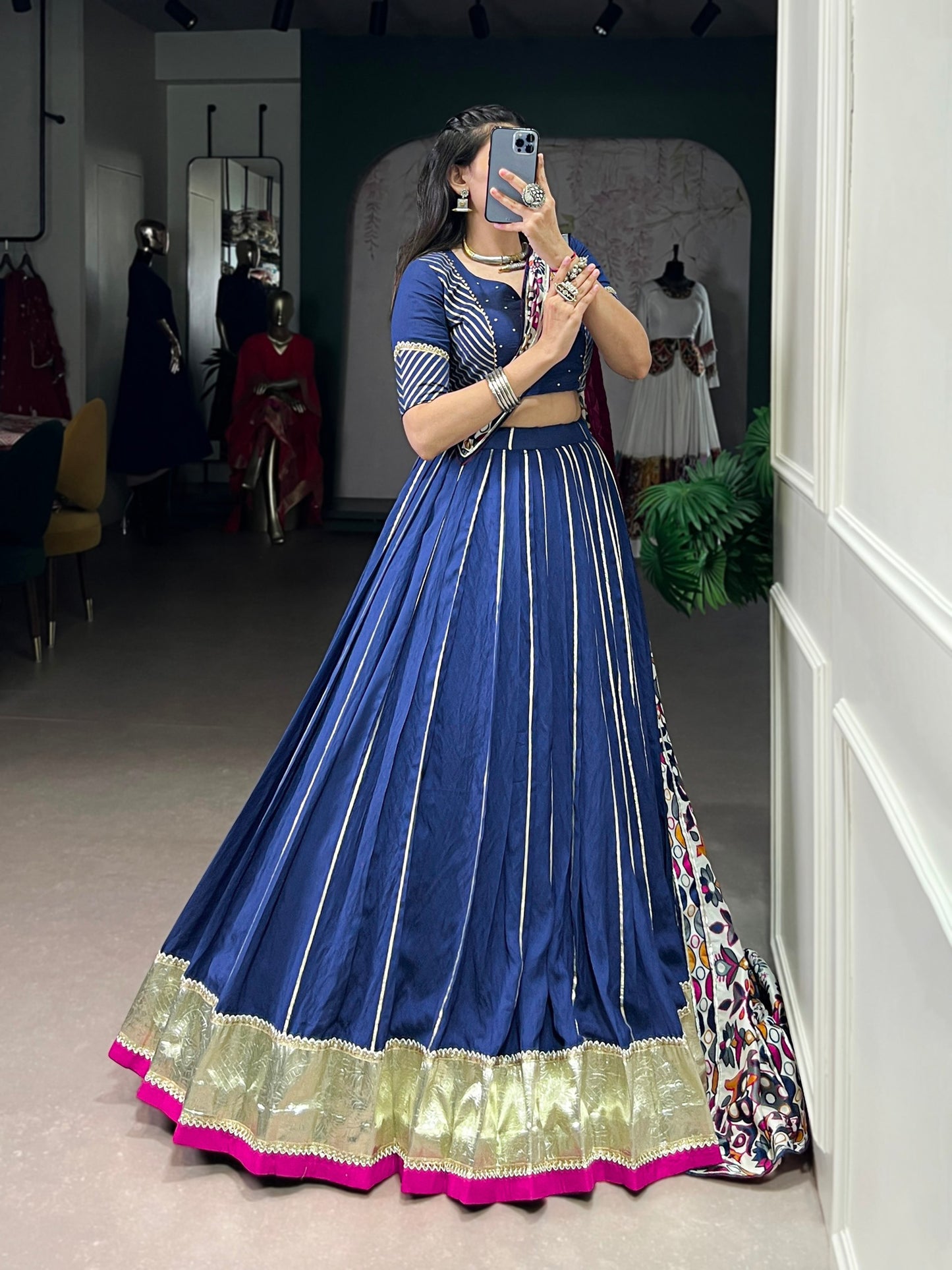 Chanderi Garba Choli with Zari-Embellished Tasar Silk Dupatta for an Elegant Festive Appearance