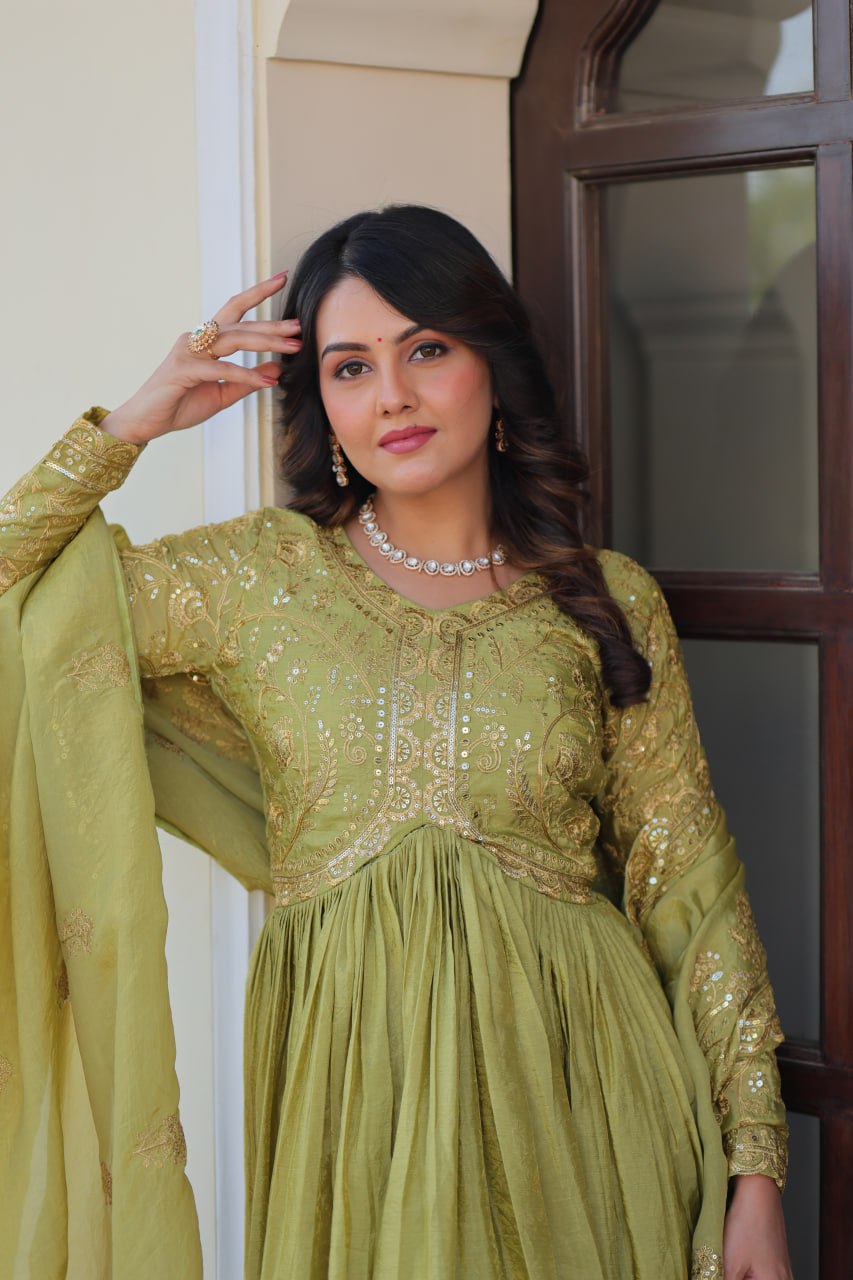 Trending Gold Gown: Crush Fabric, Embroidered Dupatta