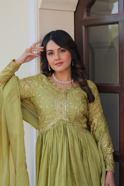 Trending Gold Gown: Crush Fabric, Embroidered Dupatta
