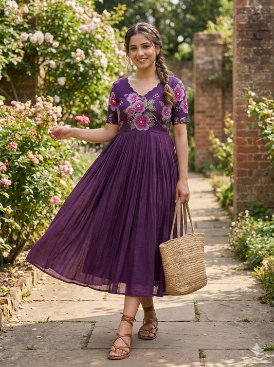 Elegant Mul Mul Cotton Gown with Intricate Maggam Embroidery – Where Style Meets Comfort