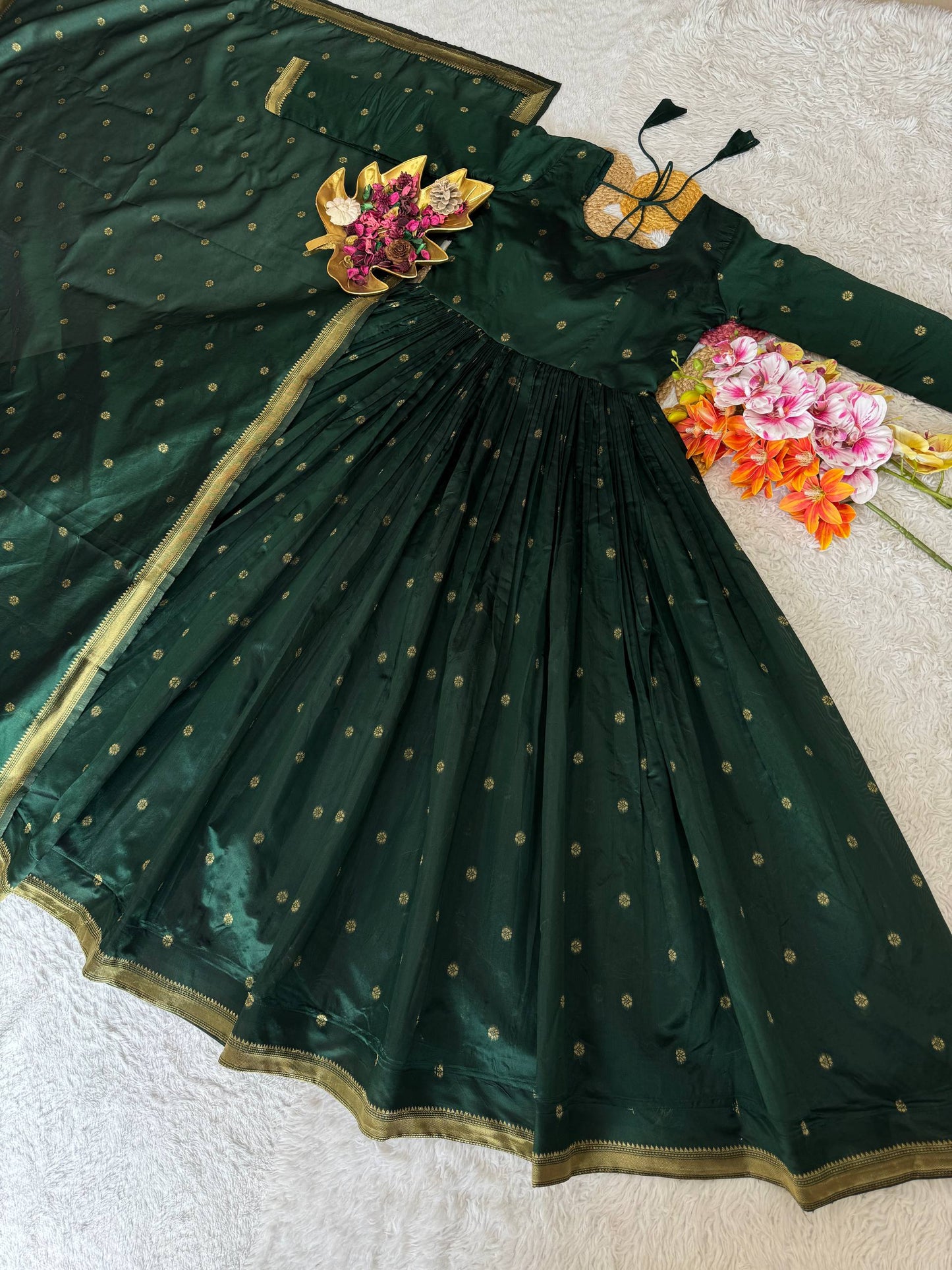 Elegant Handloom Cotton Gown with Matching Dupatta – Inspired by Bigg Boss Star Tanuja