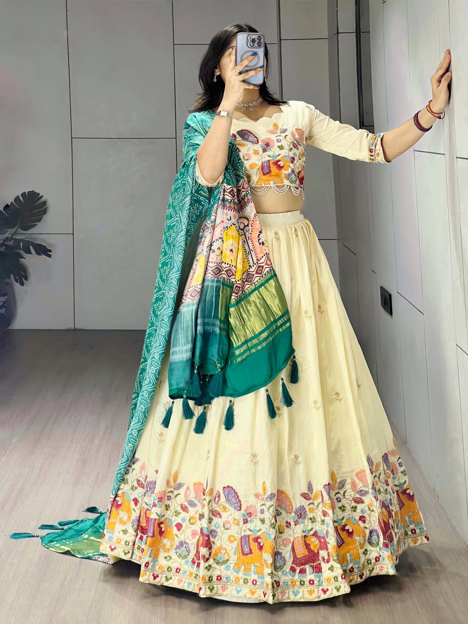 Elegant Traditional Ethnic Lehenga Choli Ensemble with Embroidered Crush Vichitra Fabric and Pure Gaji Silk Dupatta
