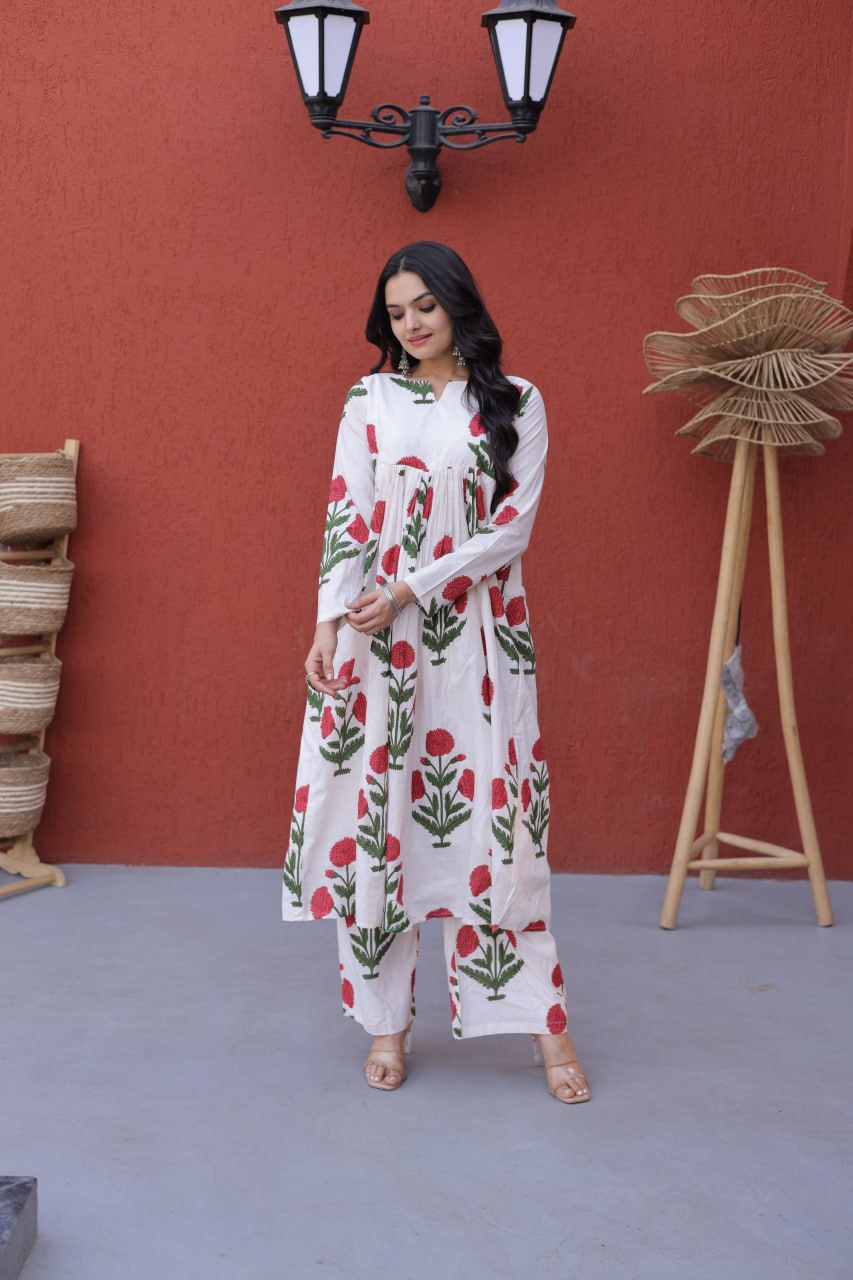 Premium Ready-to-Wear Kurti and Pant Set in Printed Cotton for Elegant Comfort