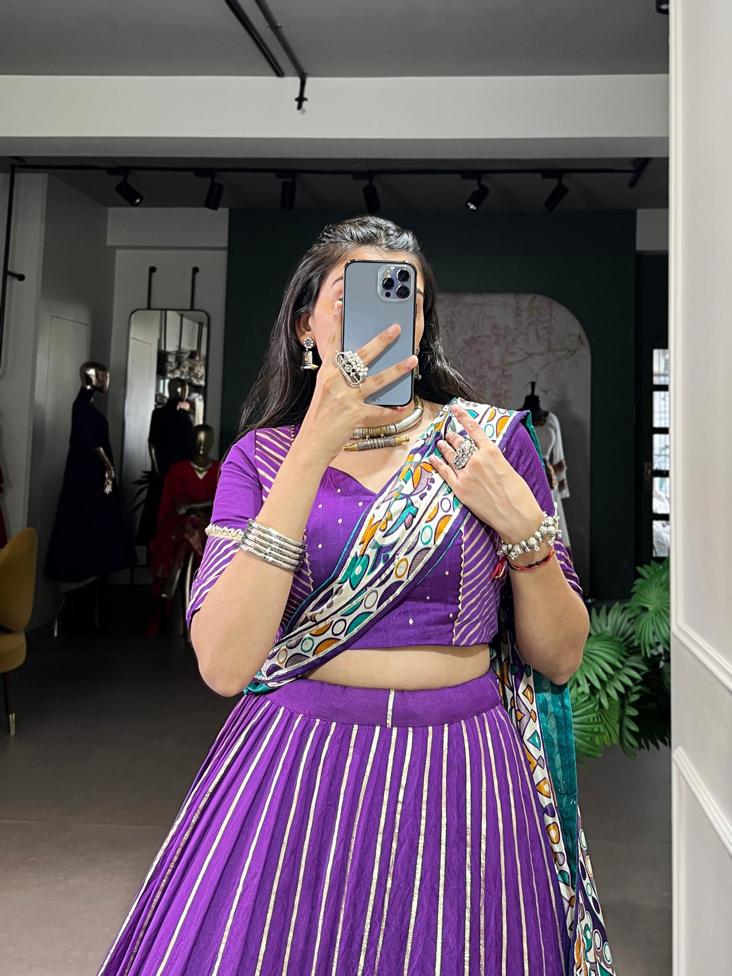 Chanderi Garba Choli with Zari-Embellished Tasar Silk Dupatta for an Elegant Festive Appearance