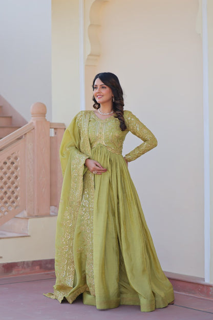 Trending Gold Gown: Crush Fabric, Embroidered Dupatta
