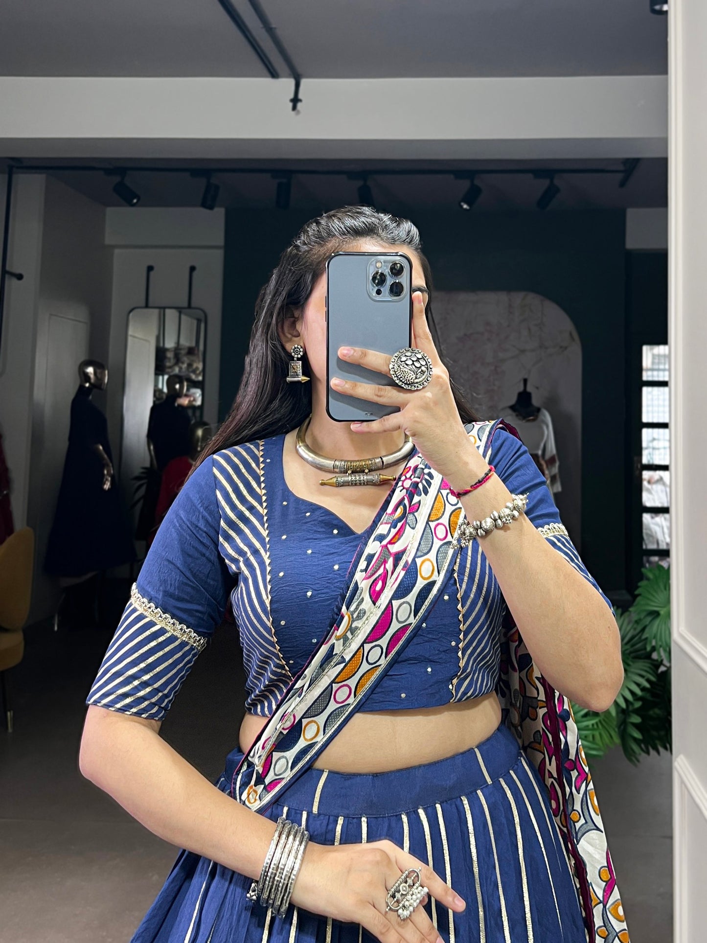 Chanderi Garba Choli with Zari-Embellished Tasar Silk Dupatta for an Elegant Festive Appearance