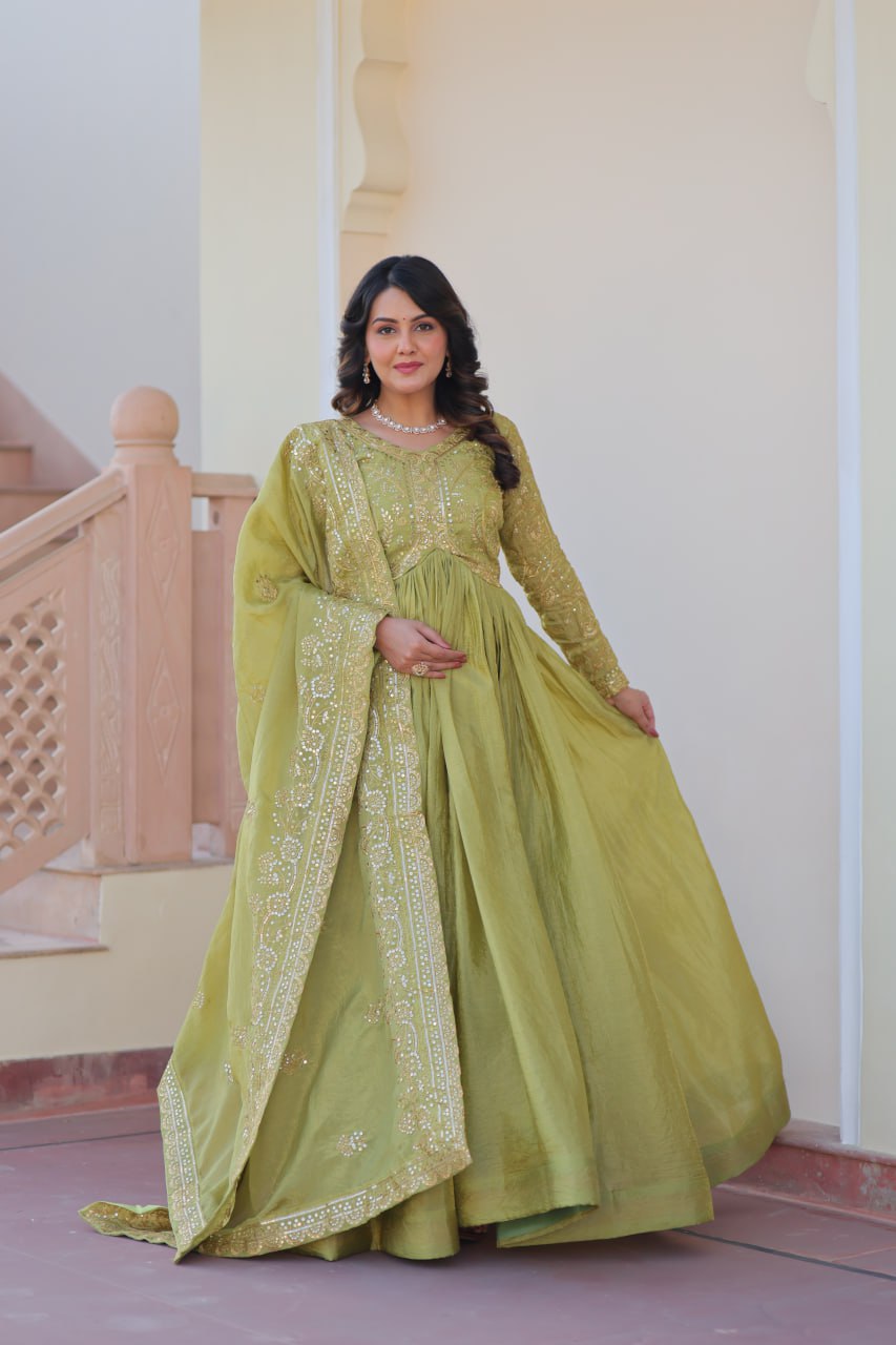Trending Gold Gown: Crush Fabric, Embroidered Dupatta
