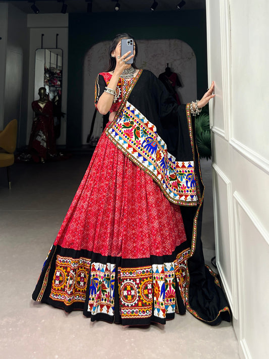 Stunning Traditional Garba Choli Embellished with Gamthi and Mirror Work – Navratri 2025 Collection