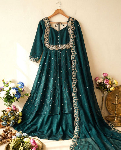 Elegant Skirt and Cape Ensemble for Modern and Traditional Fashion
