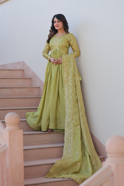 Trending Gold Gown: Crush Fabric, Embroidered Dupatta