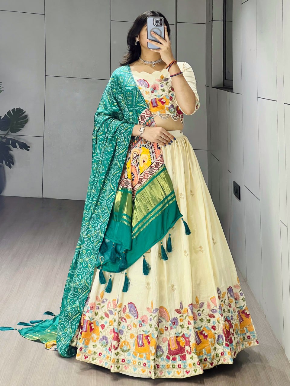Elegant Traditional Ethnic Lehenga Choli Ensemble with Embroidered Crush Vichitra Fabric and Pure Gaji Silk Dupatta