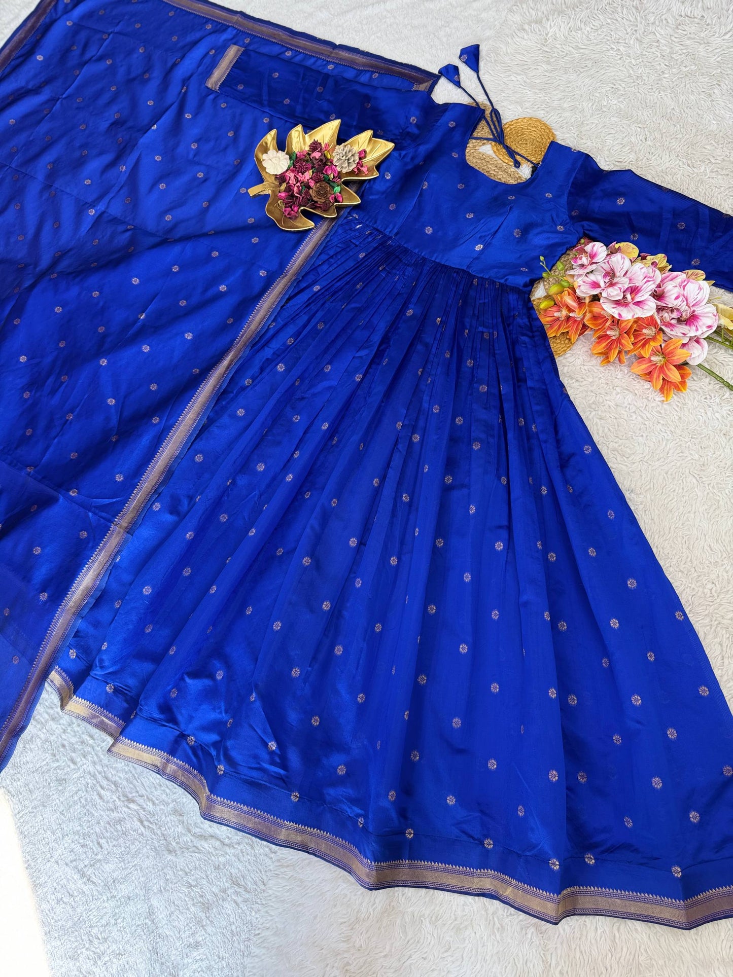 Elegant Handloom Cotton Gown with Matching Dupatta – Inspired by Bigg Boss Star Tanuja