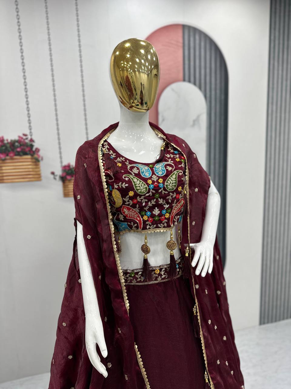RB Latkan Lehenga