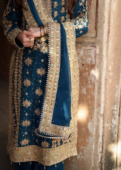 Grandeur Attire