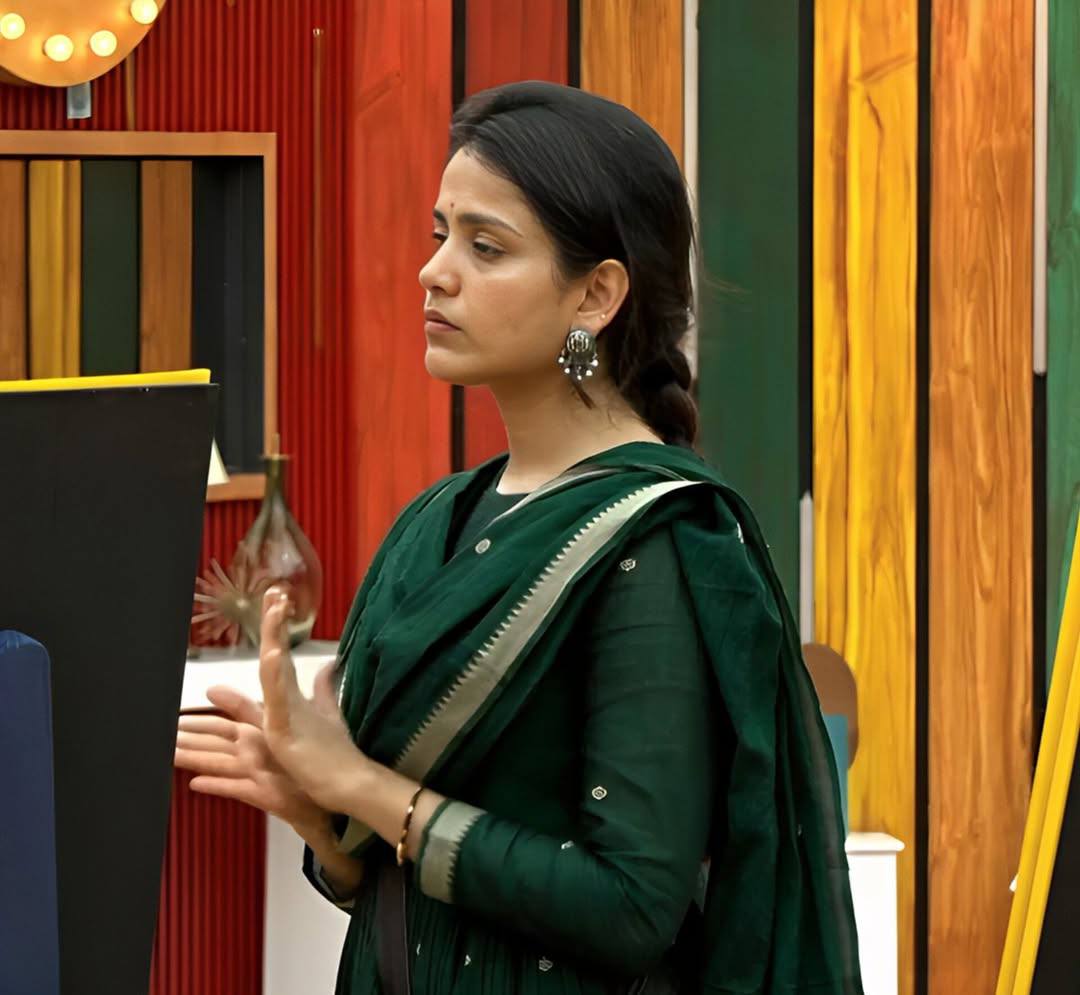 Elegant Handloom Cotton Gown with Matching Dupatta – Inspired by Bigg Boss Star Tanuja