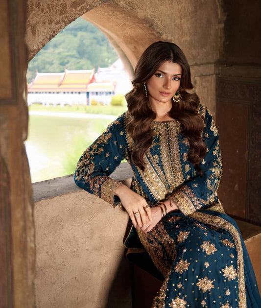 Grandeur Attire