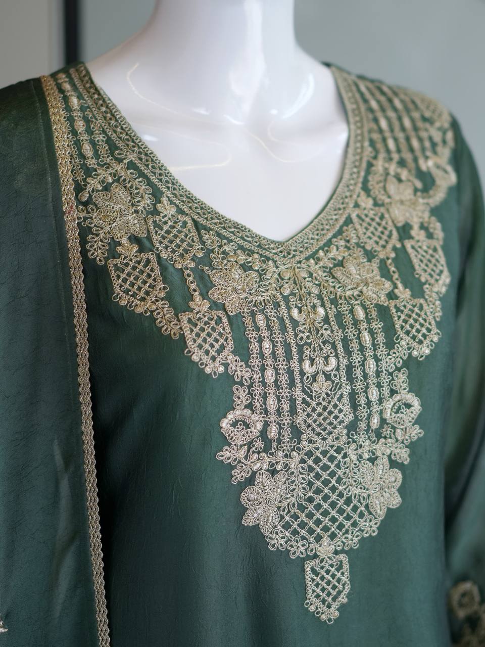 RangBhoomi Designer Wear Festival Special Collection – Elegant Woman’s Ethnic Ensemble with Embroidered Rangoli Crush Fabric