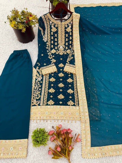 Grandeur Attire