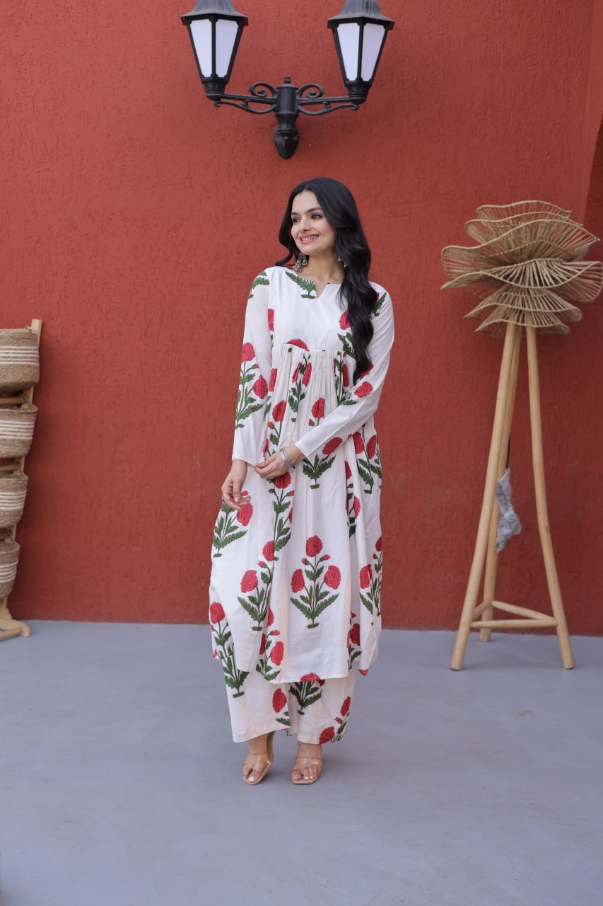 Premium Ready-to-Wear Kurti and Pant Set in Printed Cotton for Elegant Comfort
