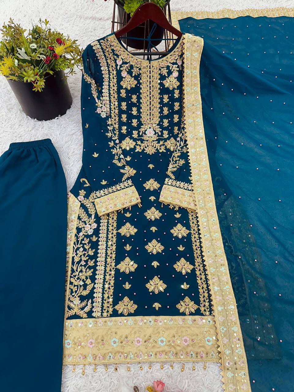 Grandeur Attire