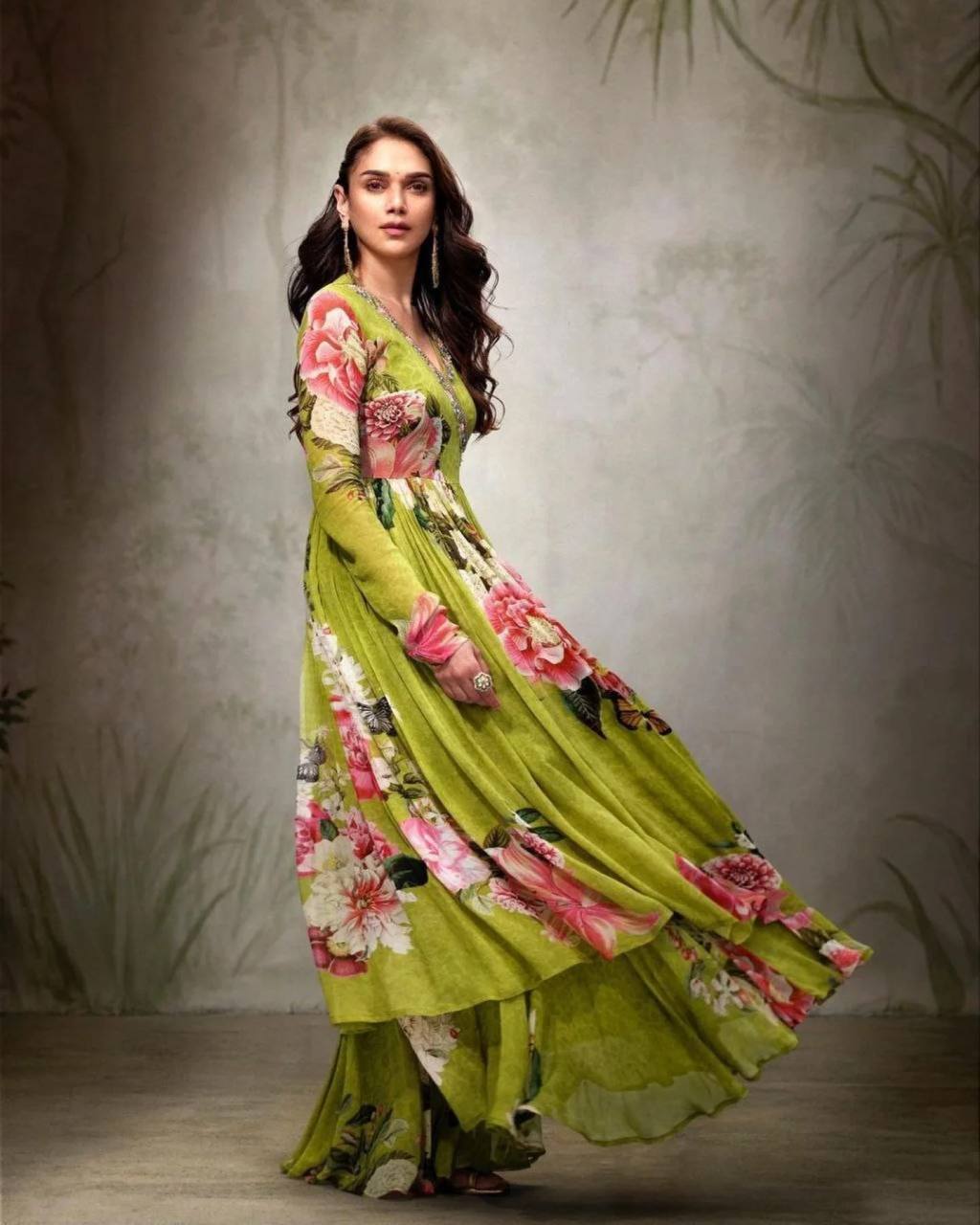 Elegant Floral Printed Kurta and Palazzo Set Inspired by Bollywood Glamour