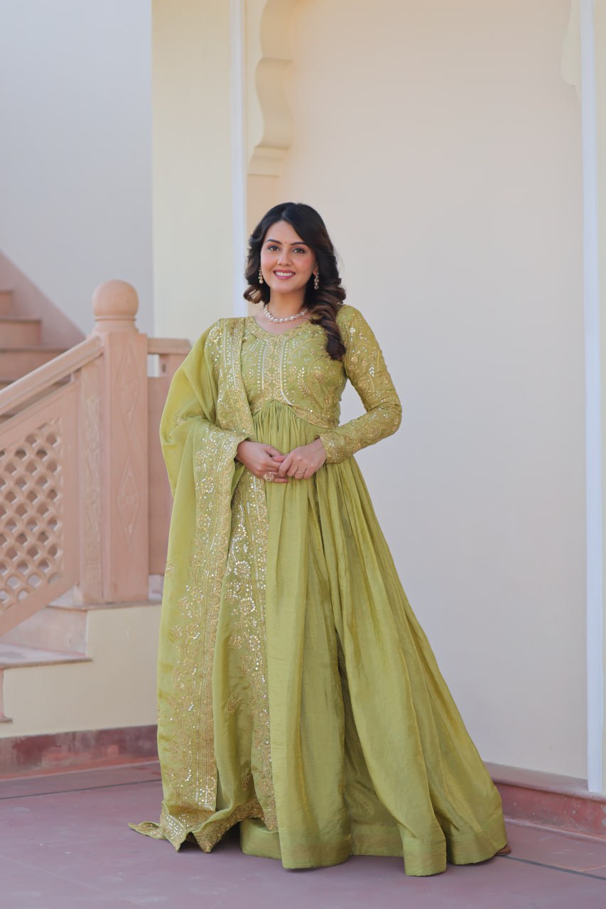 Trending Gold Gown: Crush Fabric, Embroidered Dupatta