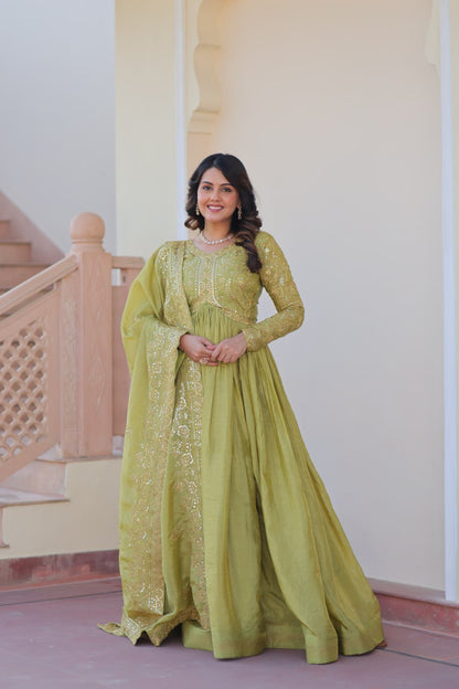 Trending Gold Gown: Crush Fabric, Embroidered Dupatta