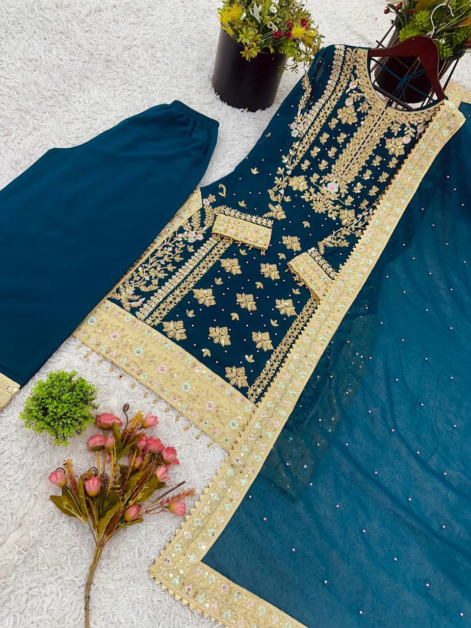 Grandeur Attire