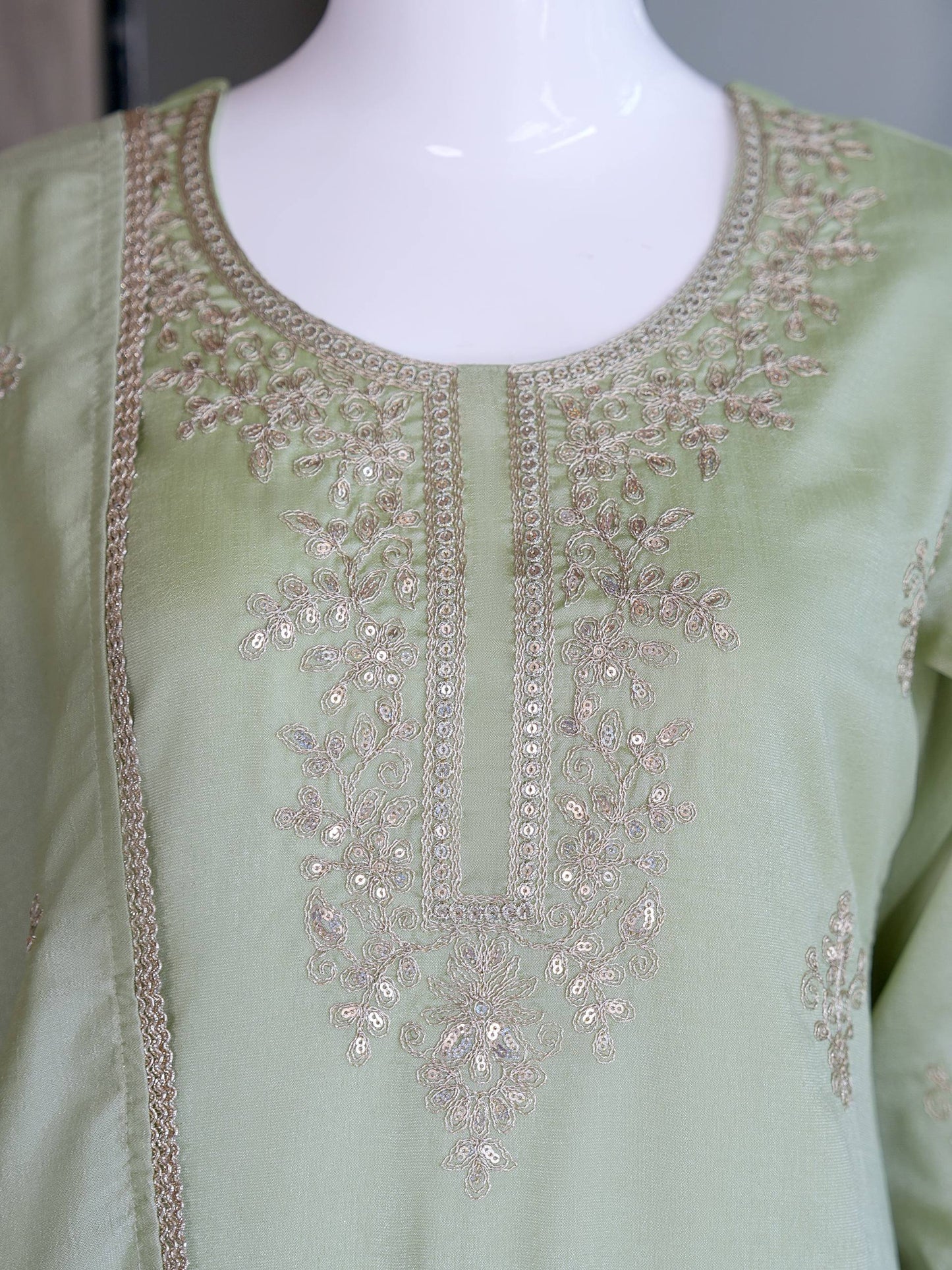 Exclusive Designer Collection for Festivals – Elegant Vichitra Silk Ensemble with Embroidered Sequence