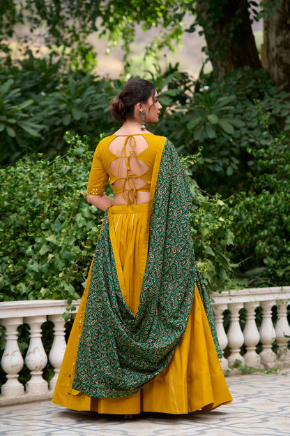 Elegant Fully Stitched Designer Lehenga Choli Set with Exquisitely Embroidered Dupatta and Matching Purse