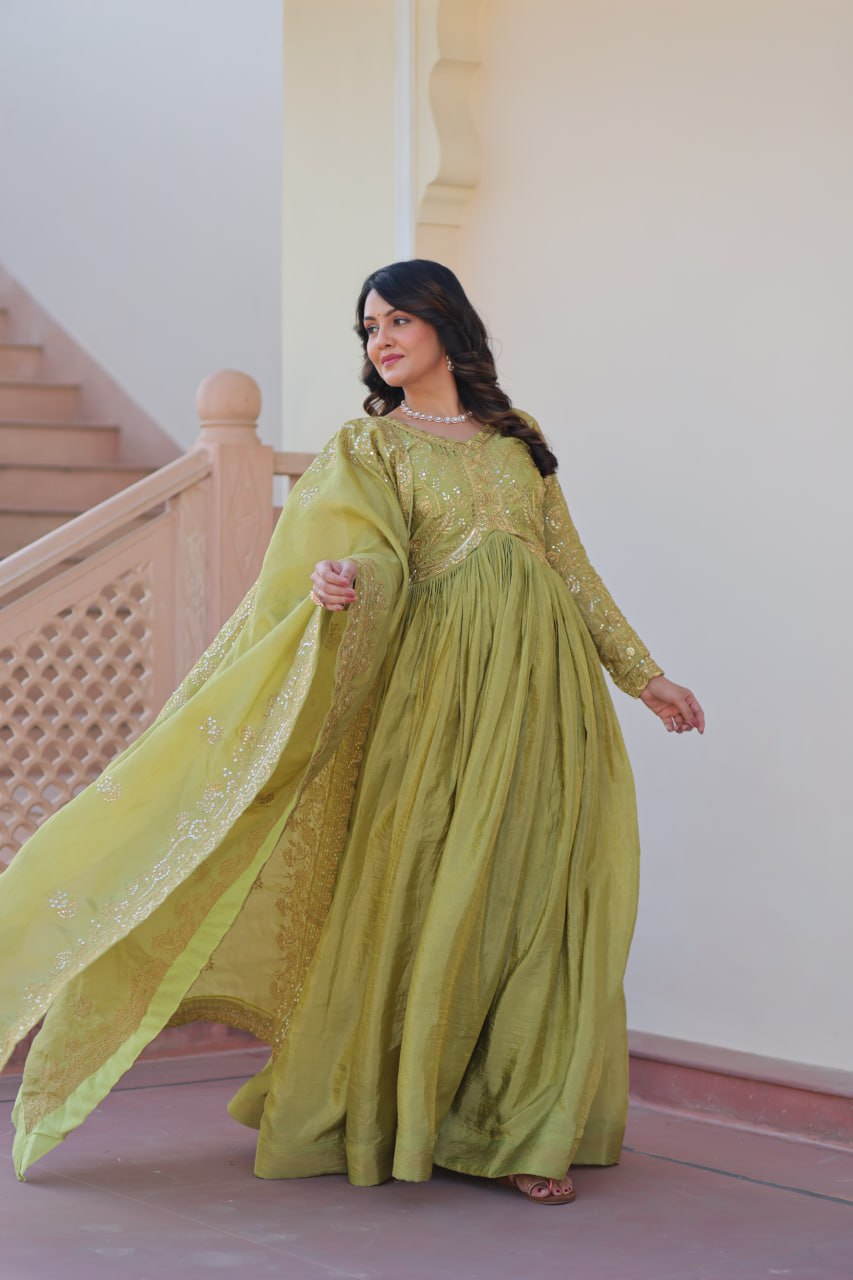 Trending Gold Gown: Crush Fabric, Embroidered Dupatta