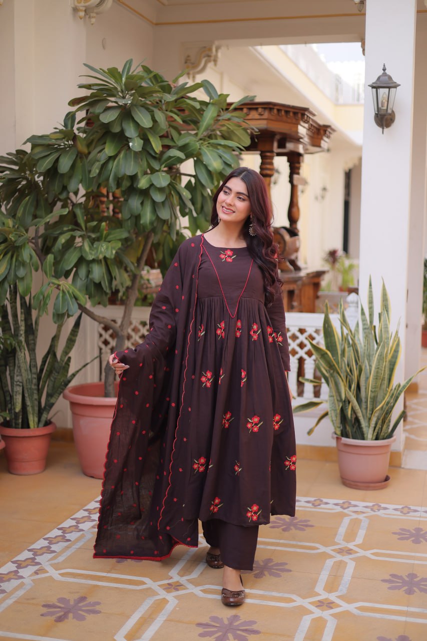 Premium Ready-to-Wear Kurti Set with Pant and Embroidered Dupatta – Comfortable Cotton Ensemble