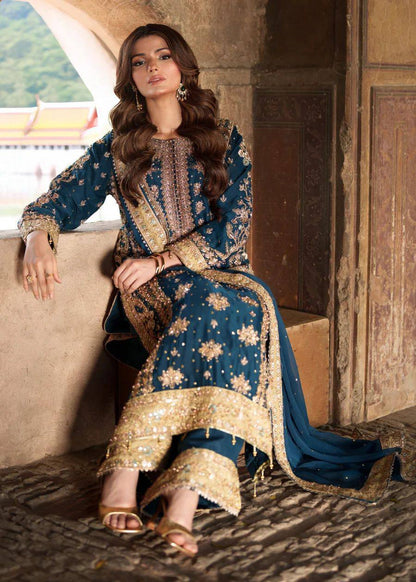 Grandeur Attire