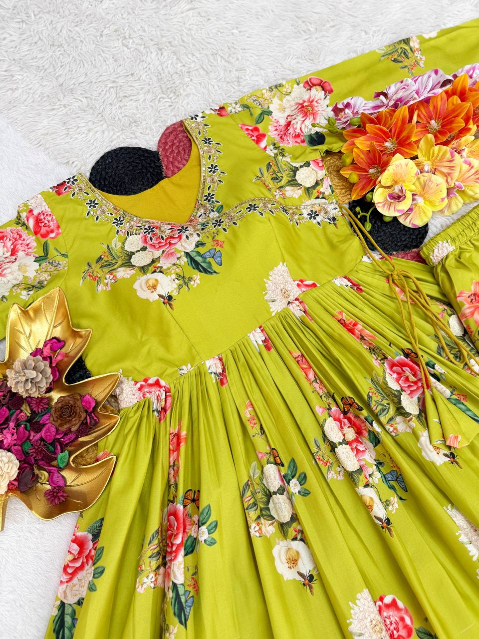 Elegant Floral Printed Kurta and Palazzo Set Inspired by Bollywood Glamour