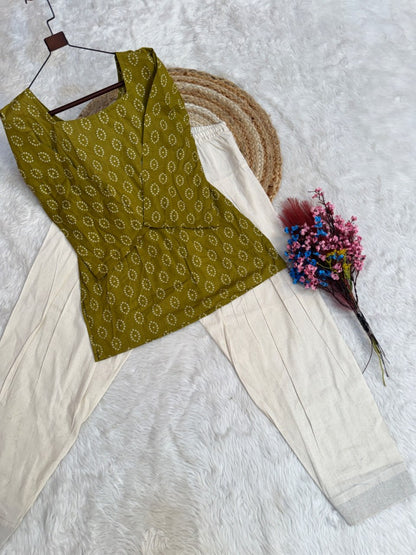 RangBhoomi Premium Cotton Bandhej Printed Top and Linen Cotton Farsi Style Pant Set