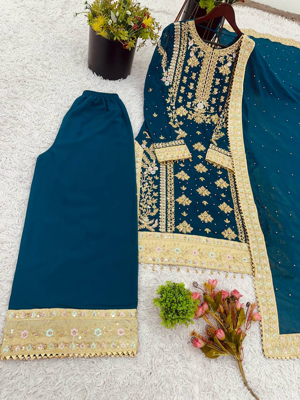 Grandeur Attire